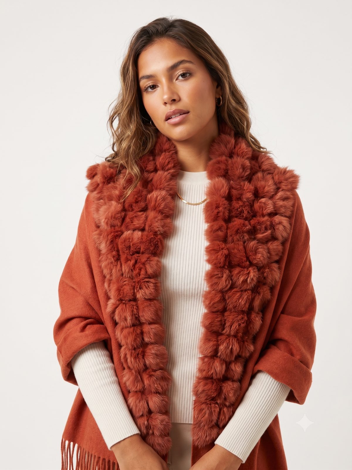 CAPA POM POM PIEL CONEJO