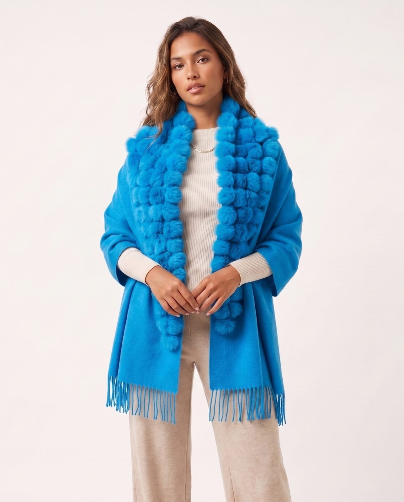 CAPA POM POM PIEL CONEJO