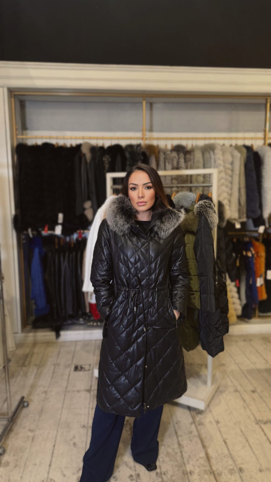 CAMPERA CUERO CON PIEL ZORRO LARGA